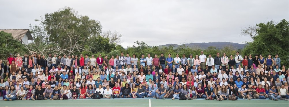 Figure 5. During the October 2018 Teacher’s Institute, more than 275 teachers participated in workshops at the Scalesia Foundation’s Tomás de Berlanga School in Santa Cruz. Foto: Buró Comunicación Integral